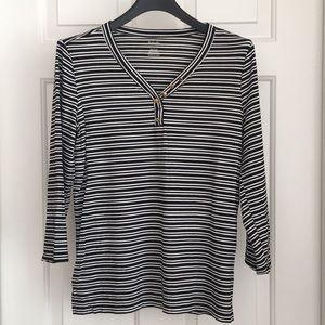 Rafaella Women's Top S Black White Stripes V-neck Tee Ribbed T-shirt NWOT